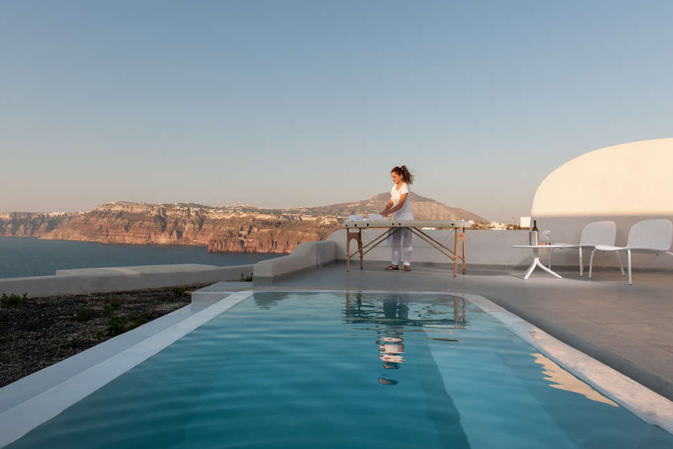 Een foto van het zwembad bij Neptune Luxury Spa Suites
