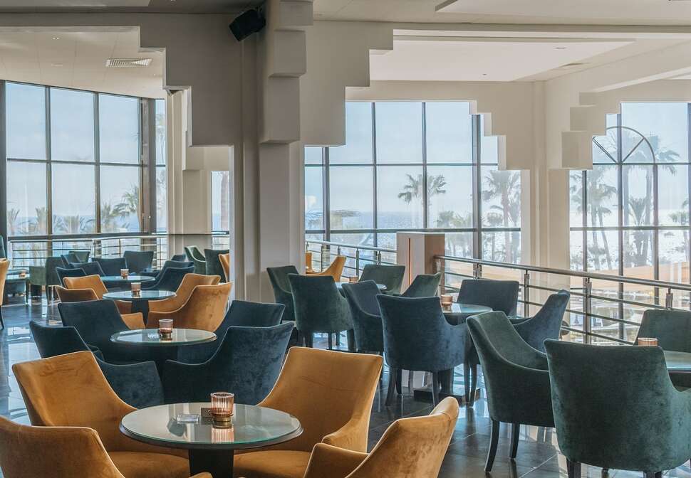 Een foto van het interieur van St. George Hotel Spa & Beach Resort