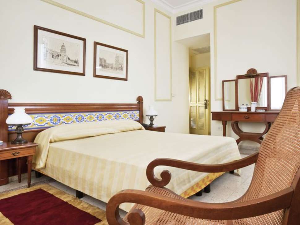 Ein Foto Mercure Sevilla Havane