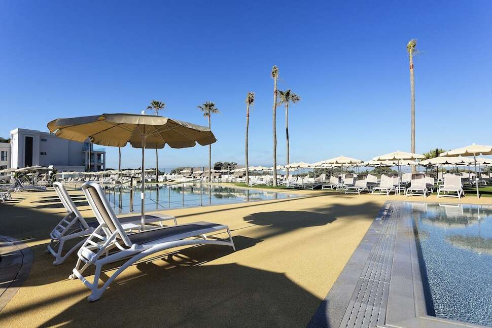 Een foto van het zwembad bij Hipotels Barrosa Park