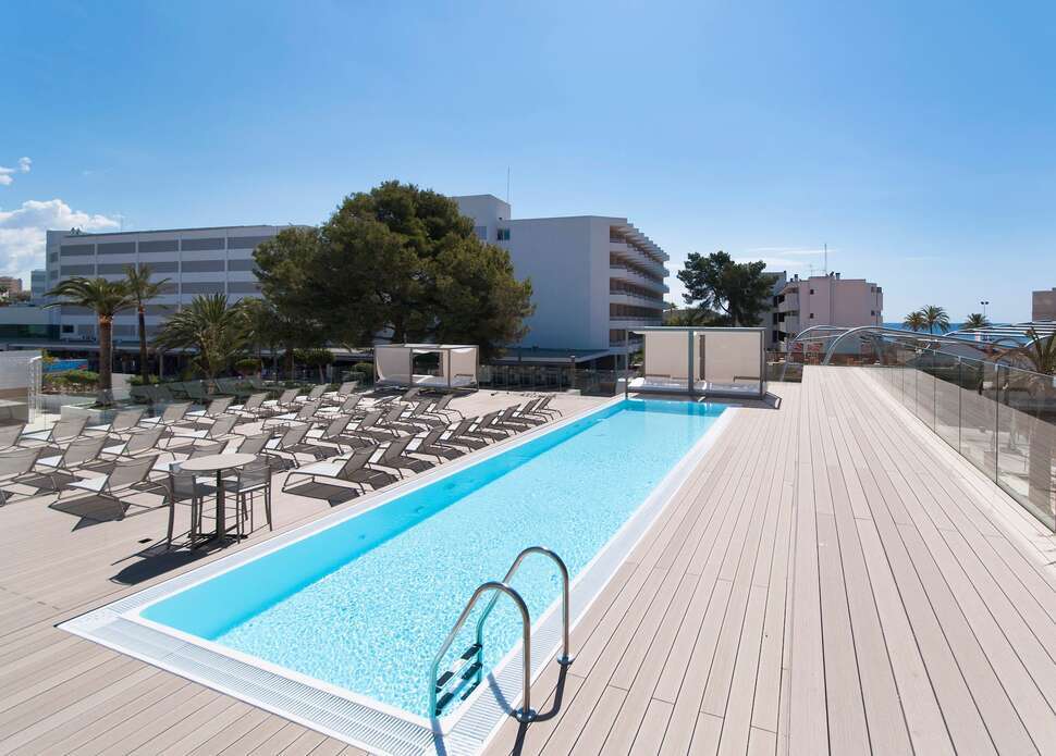 Een foto van het zwembad bij Sol House Mallorca
