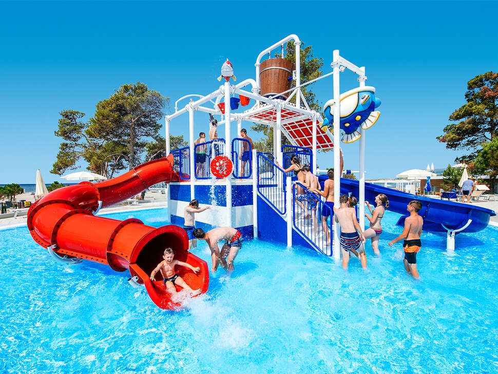 Een foto van het zwembad bij Zaton Holiday Resort Mobilehomes