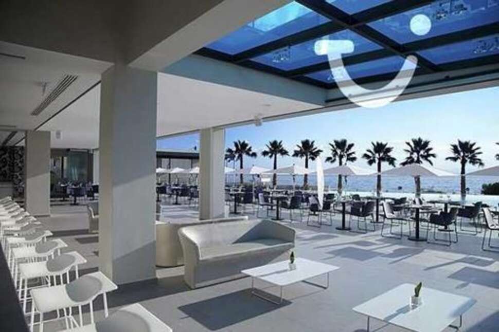 Een foto van het terras bij Tesoro Blu