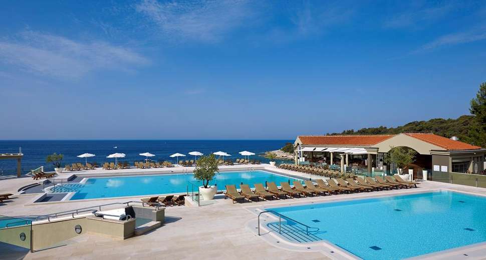 Een foto van een overzicht van Verudela Beach & Villa Resort