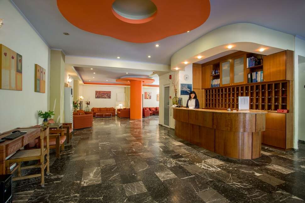 Een foto van het interieur van Popi Star Hotel