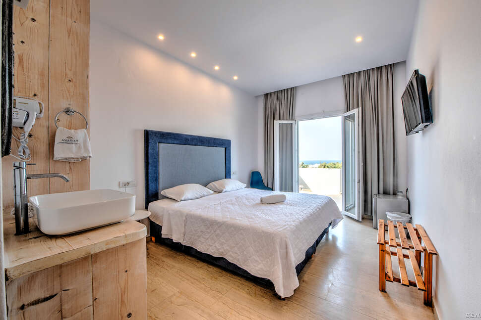 Een foto van Anamar Santorini