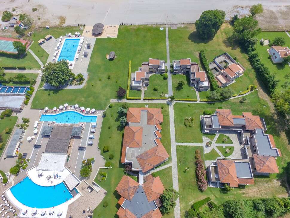 Een foto van het zwembad bij Dion Palace Beauty & Spa Resort