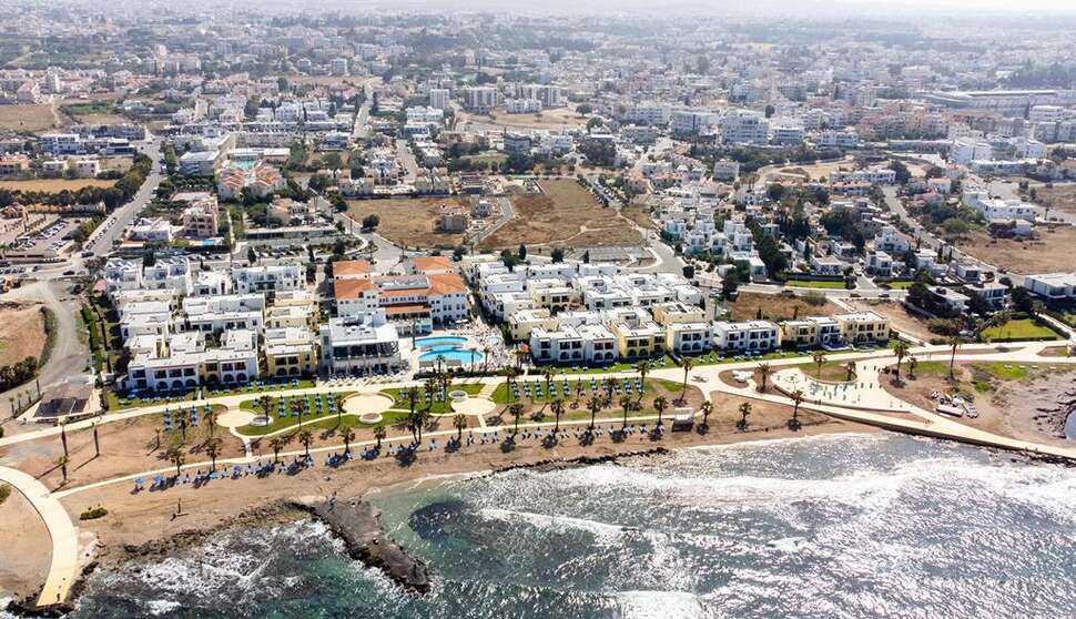 Een foto van de buitenkant van Kefalos Beach Tourist Village