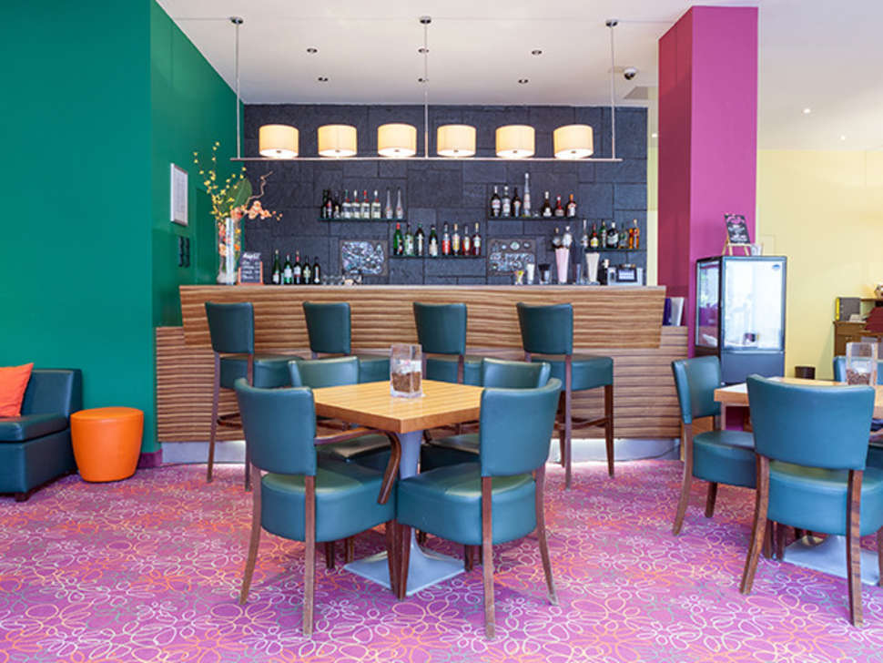 Een foto van de faciliteiten bij Sorat Hotel Ambassador