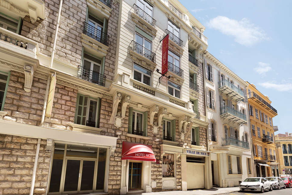 Ein Foto von der Außenansicht des Hotel Byakko Nice
