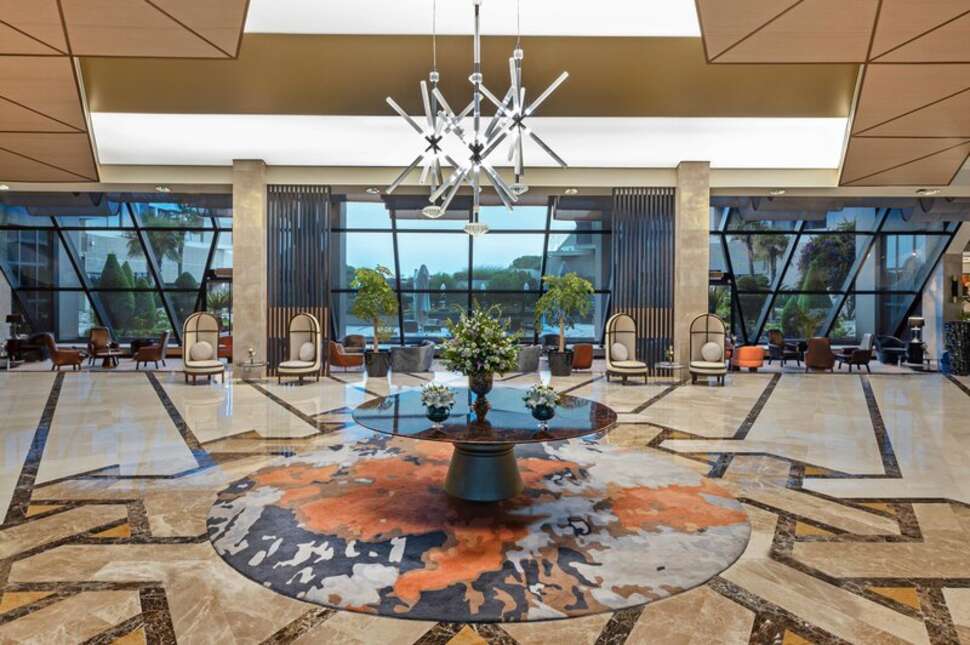 Een foto van het interieur van Susesi Luxury Resort