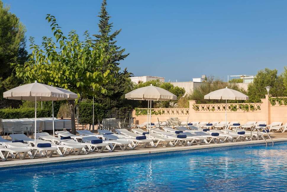 Een foto van het zwembad bij H-Top Molinos Park Hotel