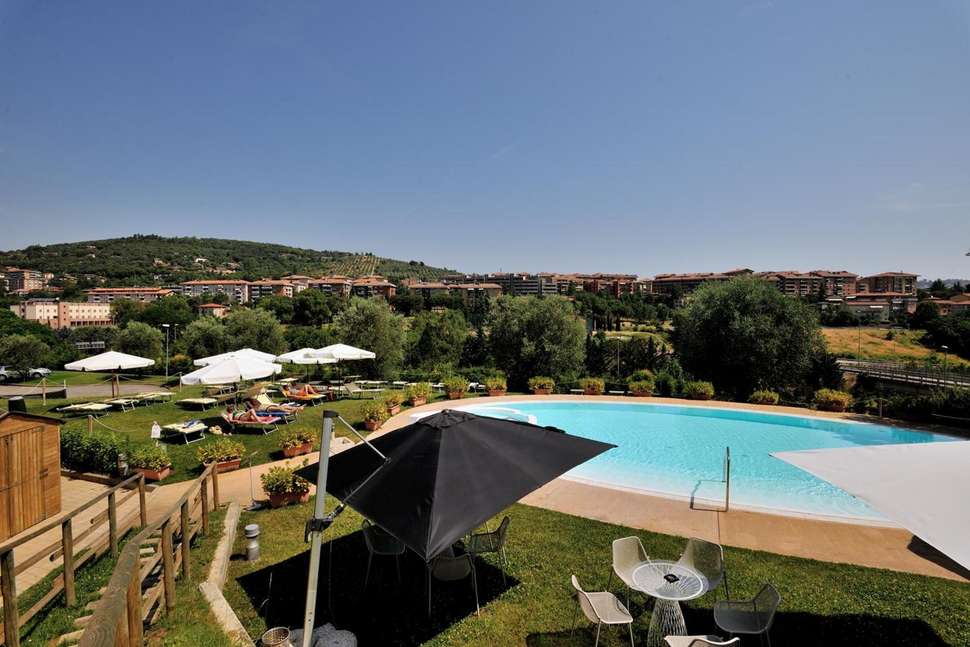 Een foto van het zwembad bij Hotel La Meridiana