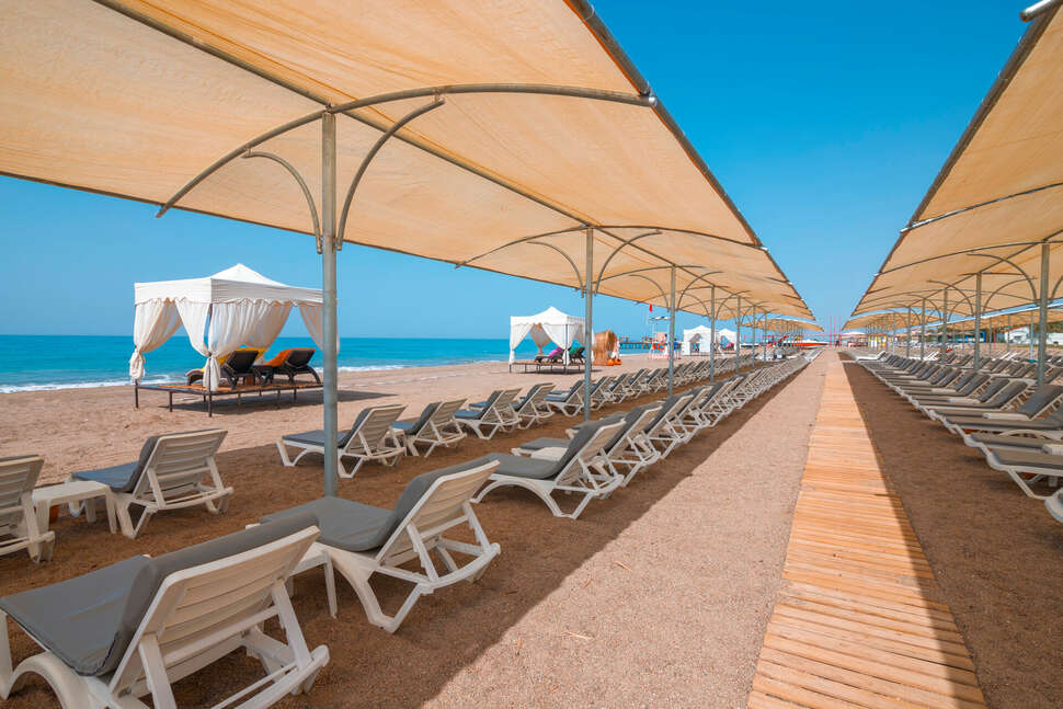 Een foto van het strand bij Hotel Eftalia Marin