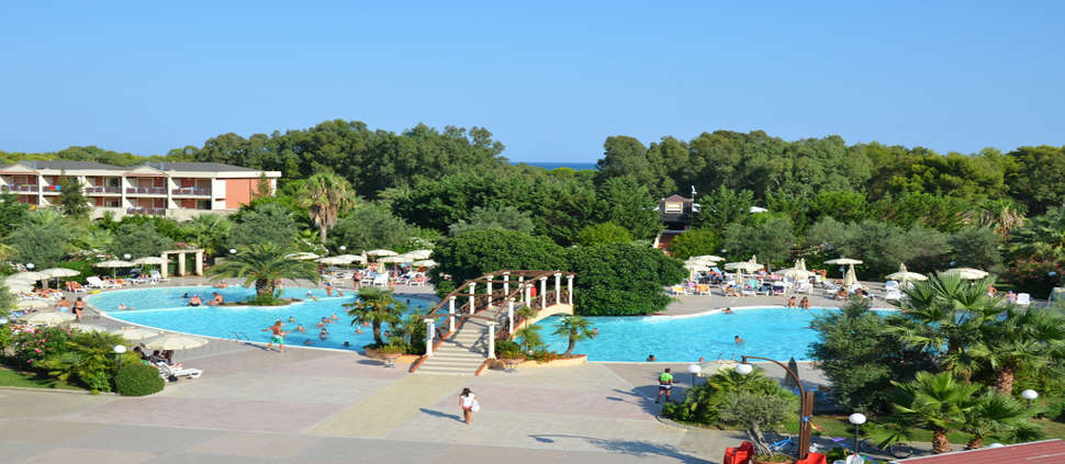 Een foto van het zwembad bij Danaide Resort