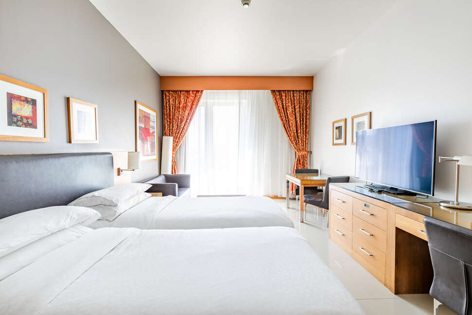 Ein Foto Four Points by Sheraton Bur Dubai