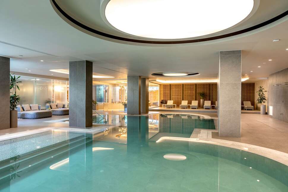 Een foto van het zwembad bij Nissiblu Beach Resort