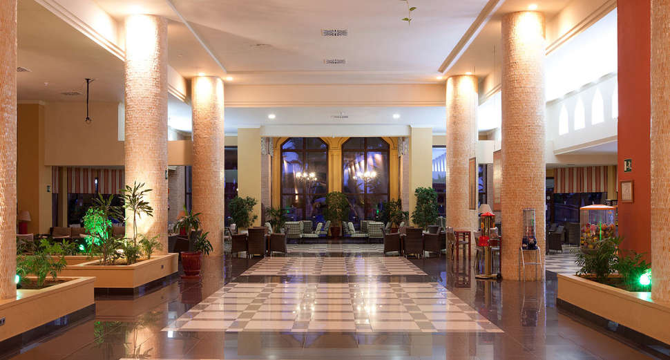 Ein Foto vom Innenbereich im Playacanela Hotel