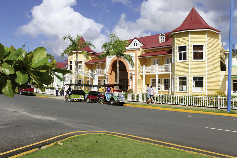 Een foto van de buitenkant van Grand Bahia Principe Cayacoa