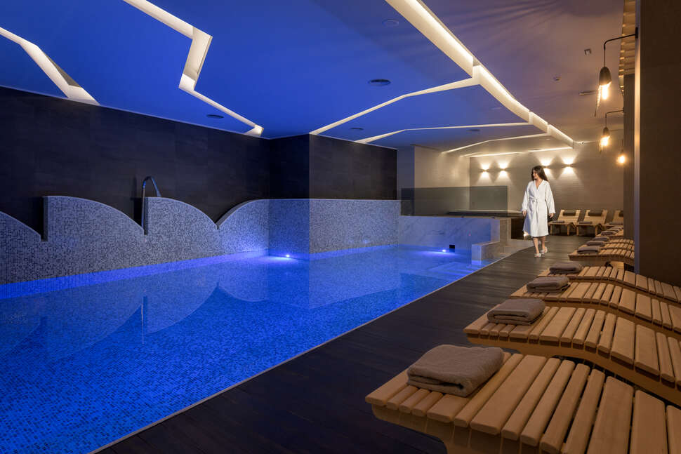 Ein Foto vom Pool im Olympic Palace Hotel