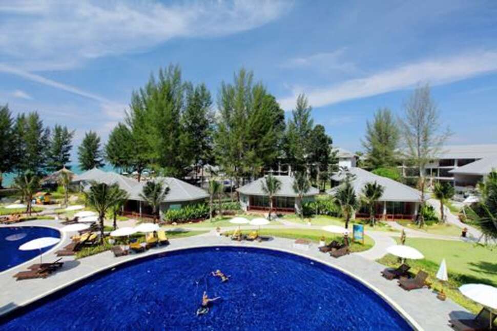 Een foto van het zwembad bij Sentido Khao Lak Resort