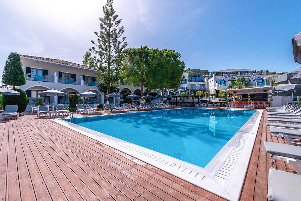 Een foto van het zwembad bij Contessa Hotel