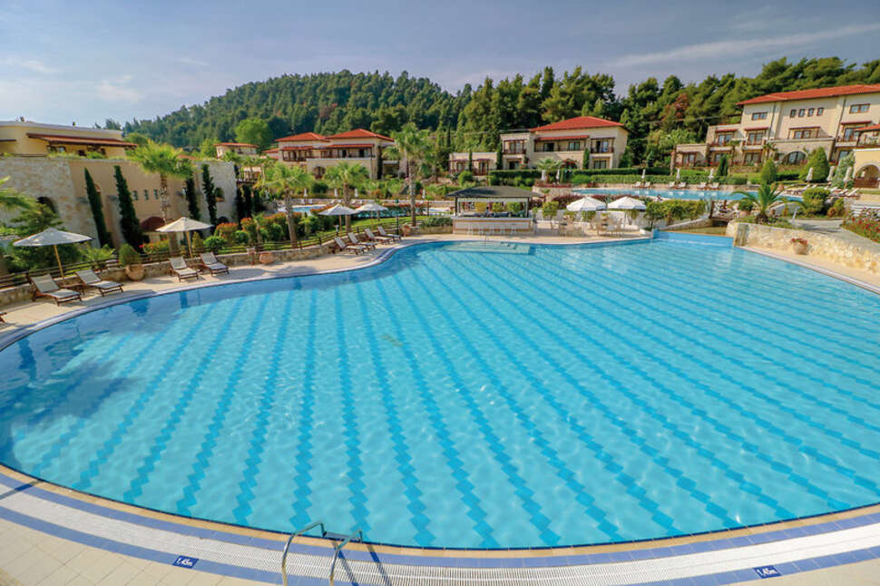 Een foto van het zwembad bij Hotel Aegean Melathron Thalasso & Spa