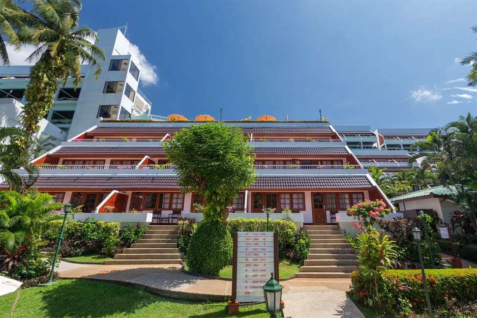 Een foto van de buitenkant van Best Western Phuket Ocean Resort