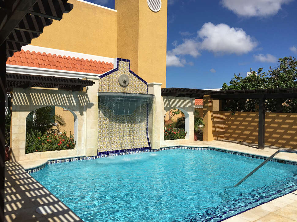 Een foto van een overzicht van Harbour Village Beach Club