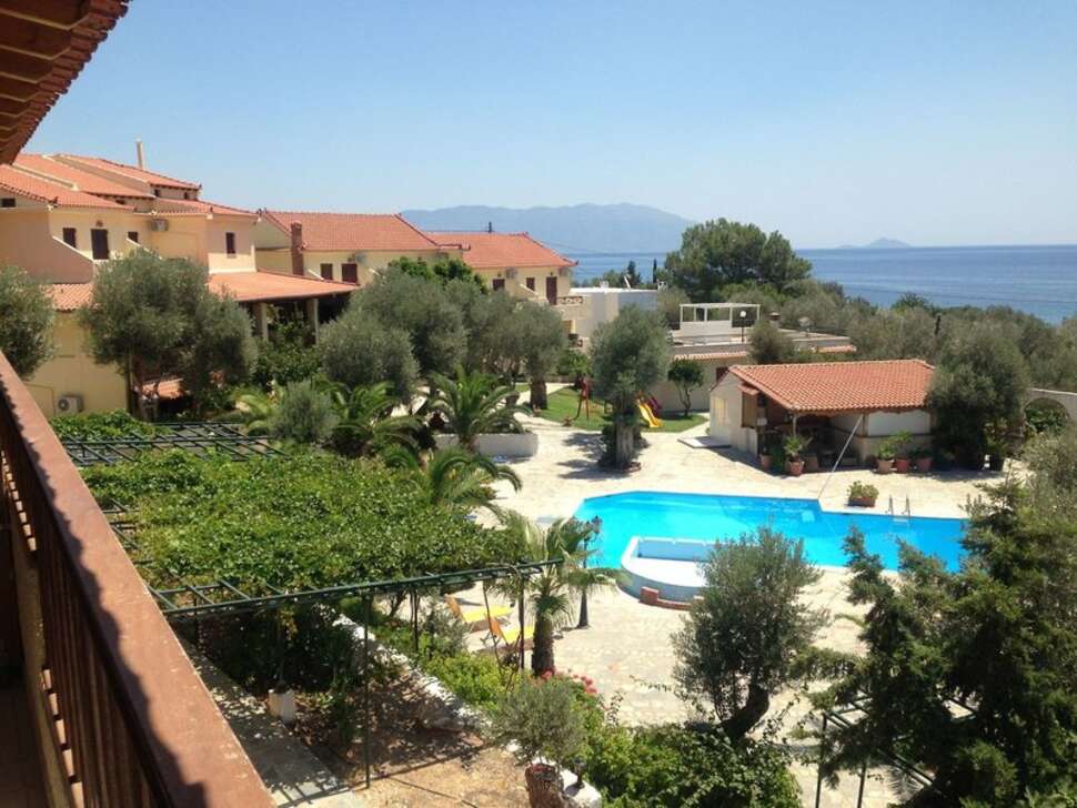 Een foto van Limnionas Bay Village