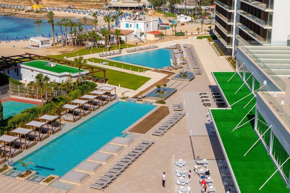 Een foto van het zwembad bij Chrysomare Beach Hotel & Resort