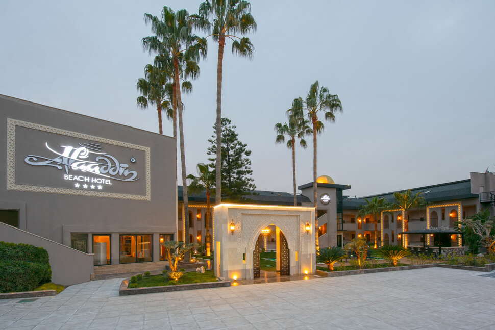 Een foto van de buitenkant van Alaaddin Beach Hotel