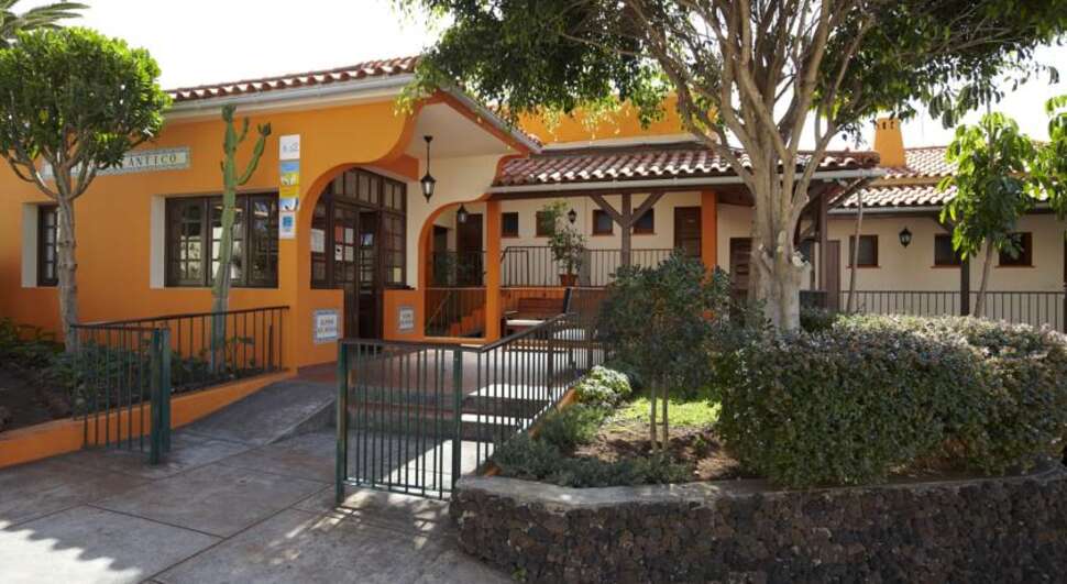 Ein Foto von der Außenansicht des Hotel Alpino Atlantico