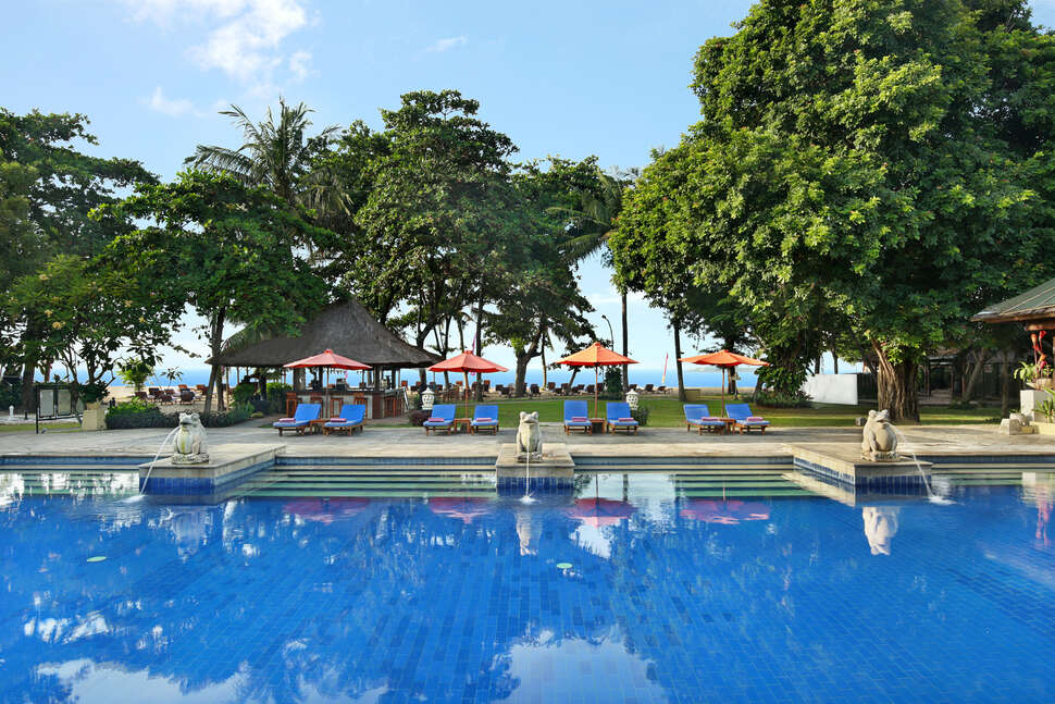 Een foto van het zwembad bij Mercure Resort Sanur