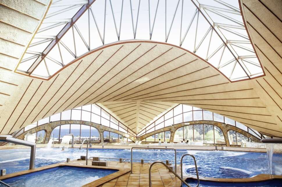 Een foto van het zwembad bij Gloria Palace San Agustin Thalasso