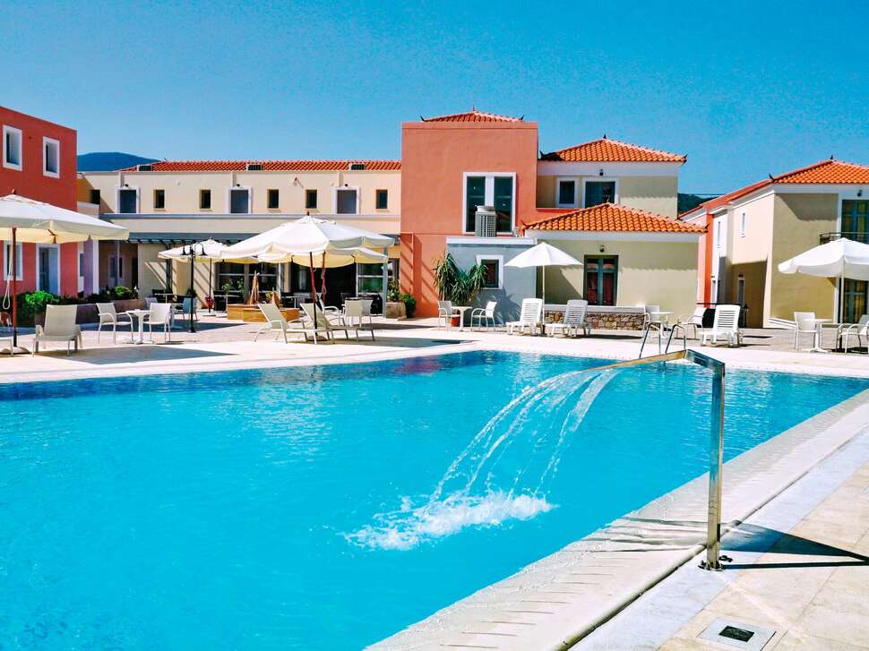 Een foto van het zwembad bij Hotel Theofilos Superior