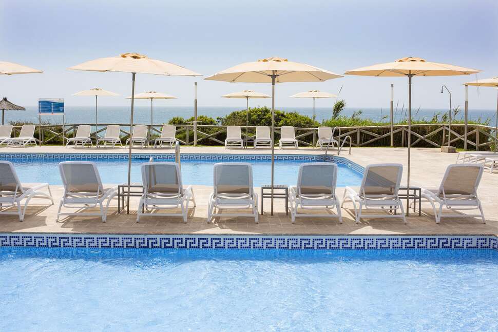Ein Foto vom Pool im Hipotels Flamenco Conil