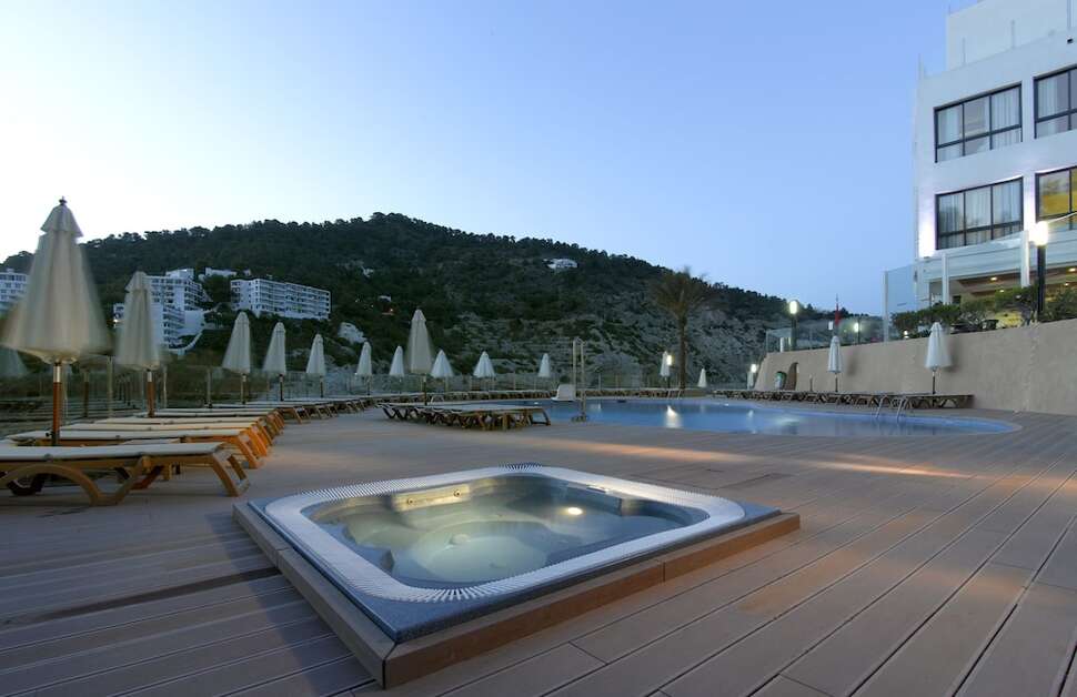 Ein Foto vom Pool im Palladium Hotel Cala Llonga