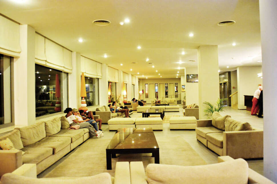 Een foto van het interieur van Hotel Club Tropicana & Spa