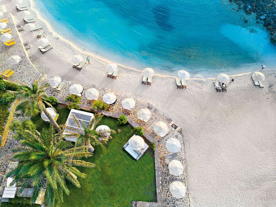 Een foto van het strand bij Minos Imperial Luxury Beach Resort & Spa