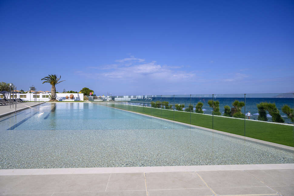 Een foto van het zwembad bij Smy Kos Beach & Splash