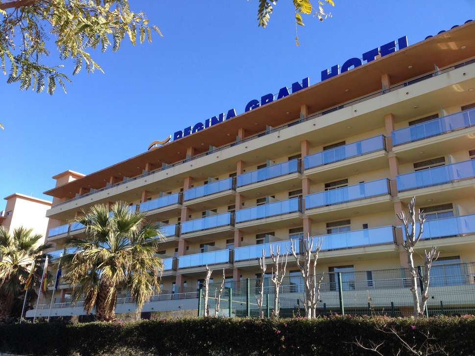 Een foto van de buitenkant van 4R Regina Gran Hotel