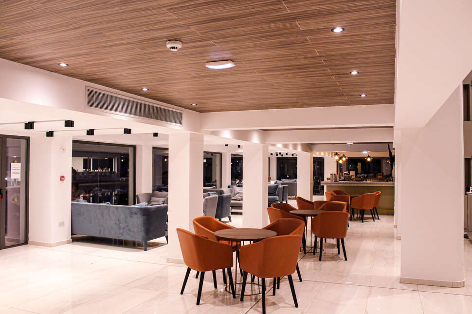 Een foto van het interieur van Pierre Anne Beach Hotel