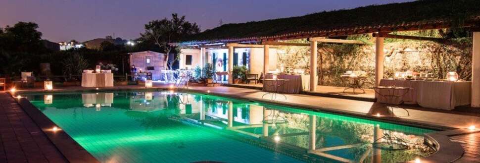 Ein Foto vom Pool im Hotel Etna