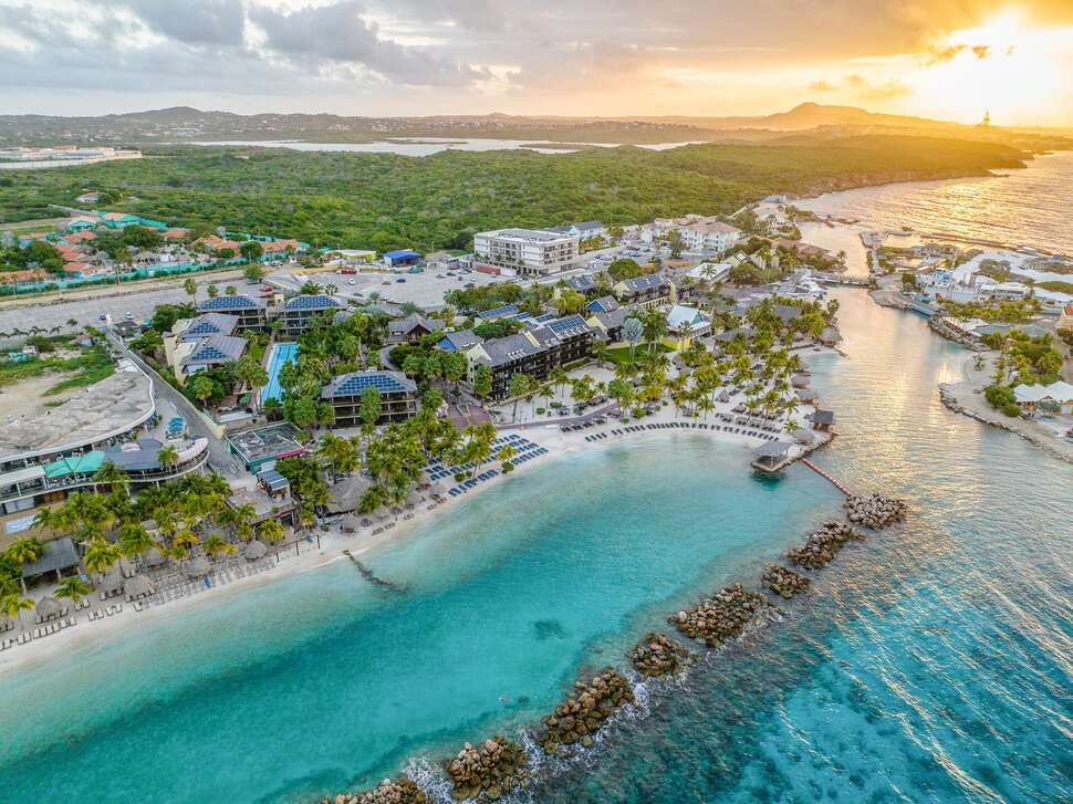 Een foto van LionsDive Beach Resort