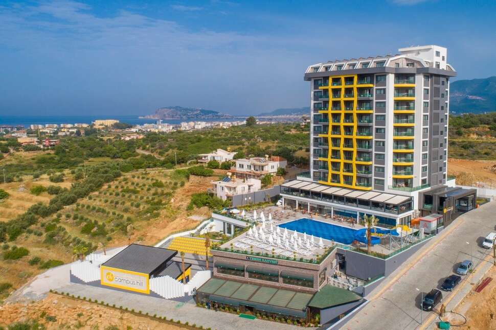 Ein Foto vom Pool im Campus Hill Hotel