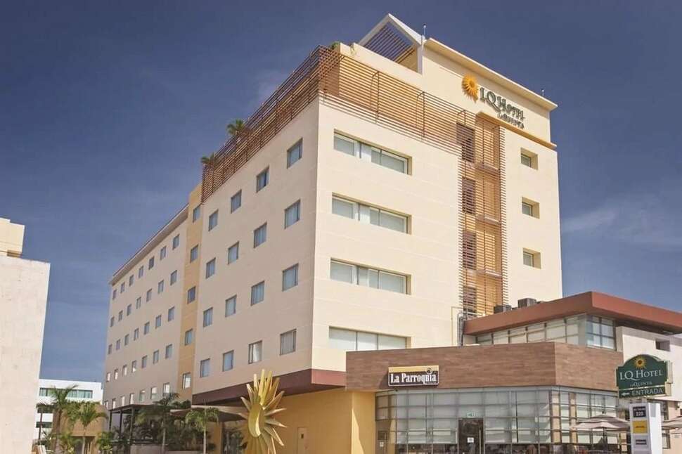 Een foto van een overzicht van La Quinta Inn & Suites Cancun