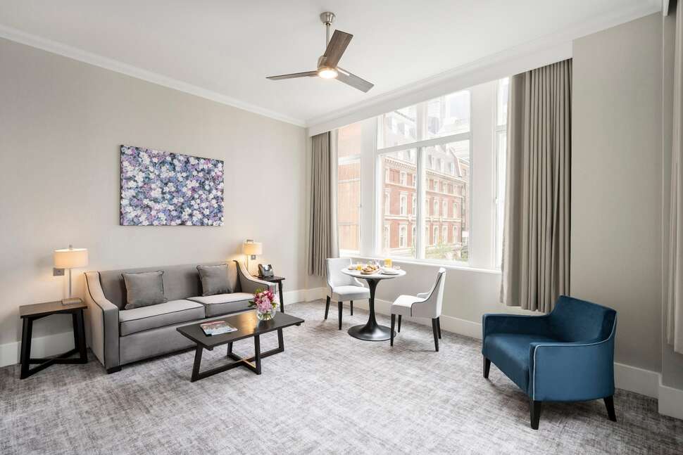Ein Foto Tower Residences by Blue Orchid