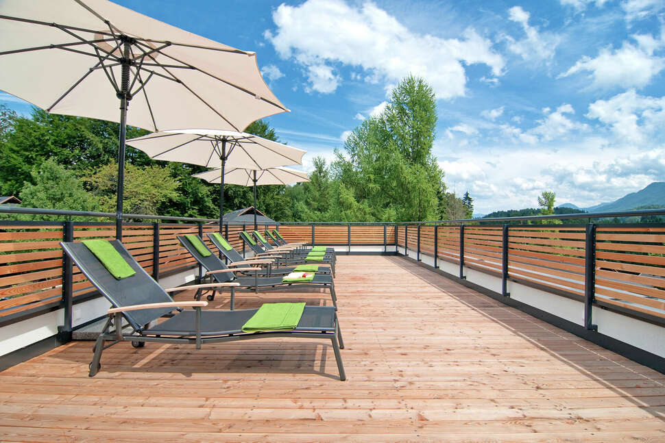Een foto van het terras bij Vakantiepark Naturelhotel Schönleitn