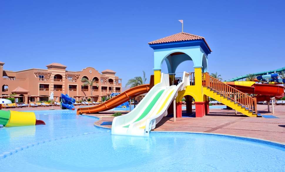 Een foto van het zwembad bij Charmillion Club Aquapark